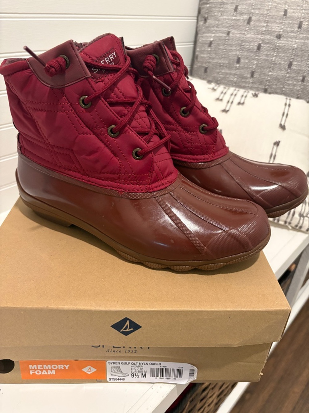 Sperry Maroon Quilted Lace-Up Duck Boots